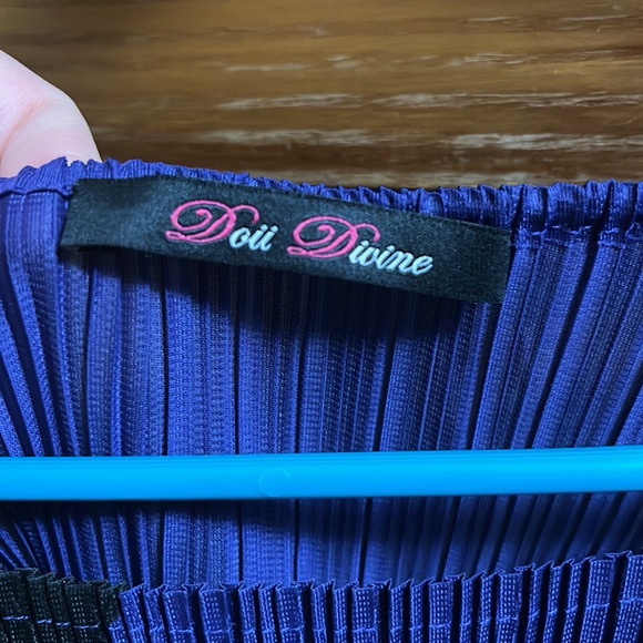Pleated purple shirt - Picture 2 of 4